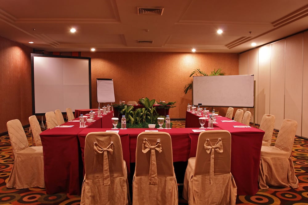 grand elite hotel