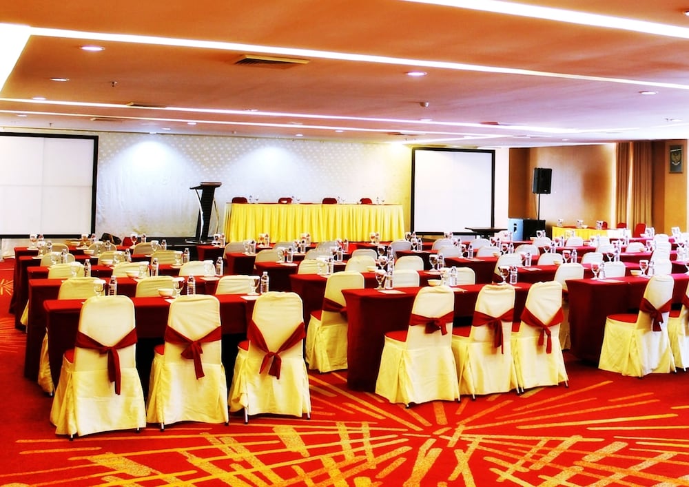 grand elite hotel