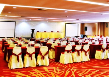 grand elite hotel