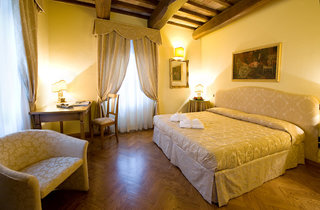 Relais Dell'olmo,Ellera>>Bastia Umbra,4 star