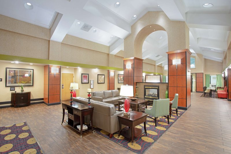 hampton inn and suites kansas city merriam