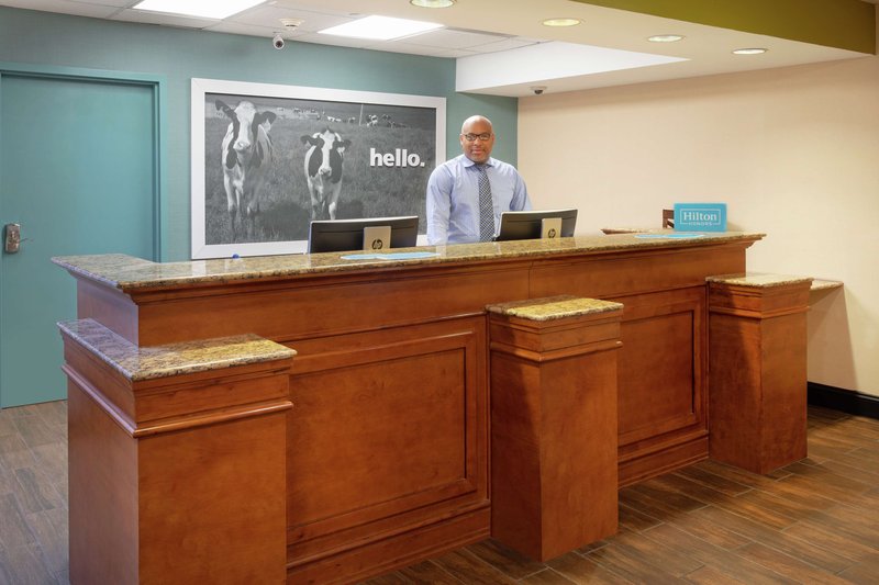 hampton inn and suites kansas city merriam