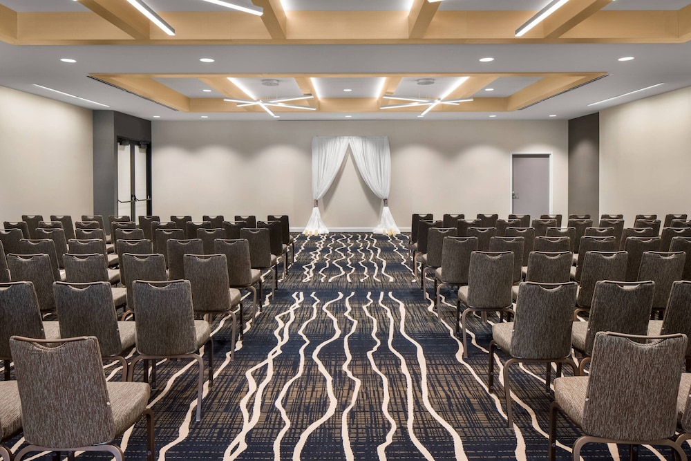 delta hotels by marriott minneapolis northeast