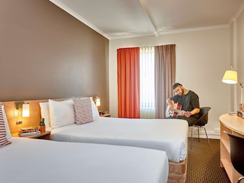 ibis perth