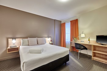 ibis perth