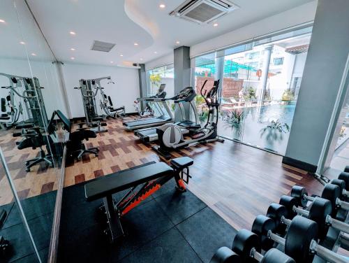 ohana phnom penh palace hotel