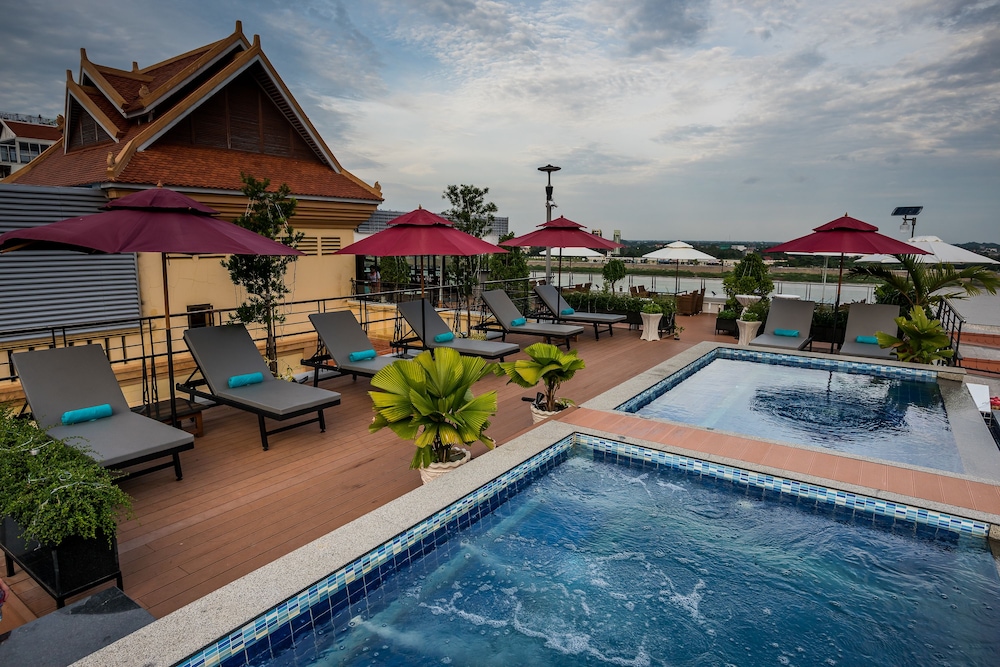 ohana phnom penh palace hotel