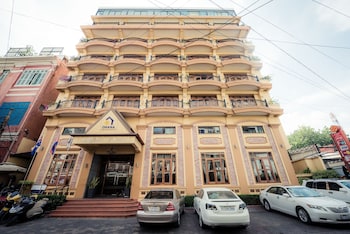 ohana phnom penh palace hotel