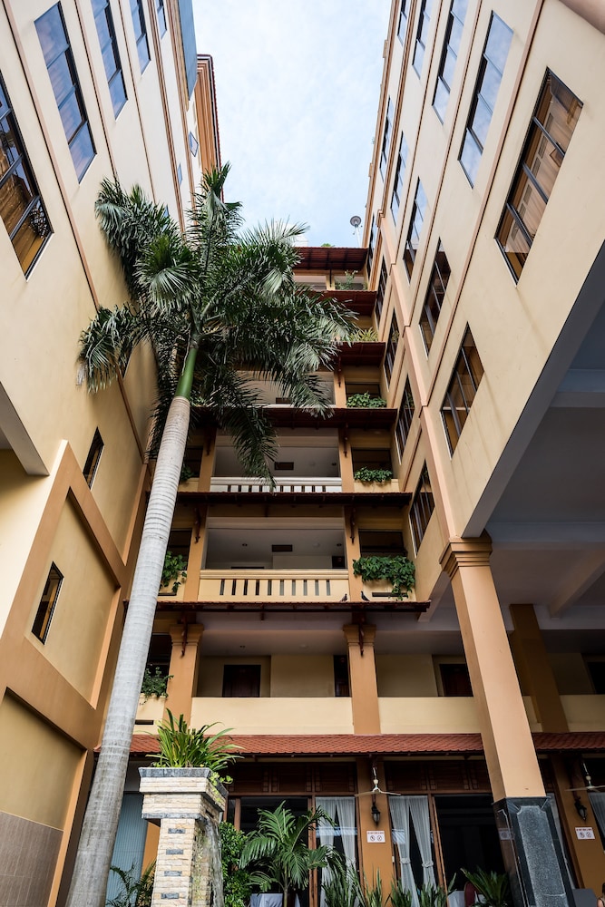 ohana phnom penh palace hotel