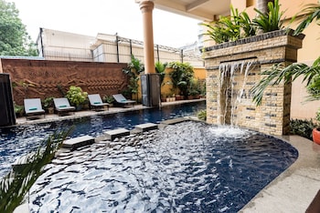 ohana phnom penh palace hotel