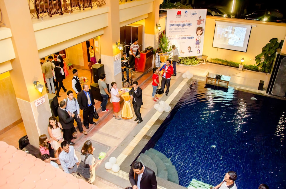 ohana phnom penh palace hotel