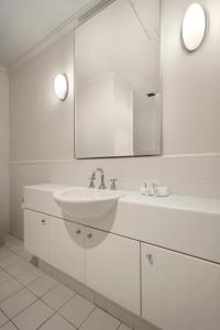 comfort hotel melbourne central