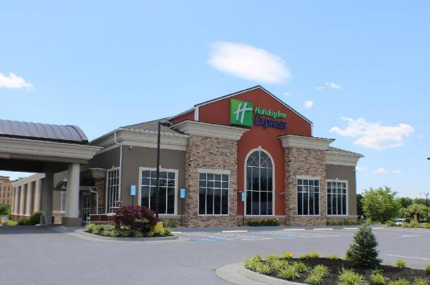 holiday inn express woodstock shenandoah valley by ihg