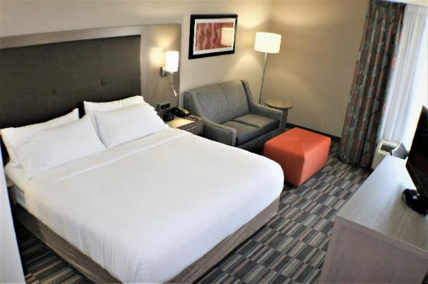 holiday inn express woodstock shenandoah valley by ihg