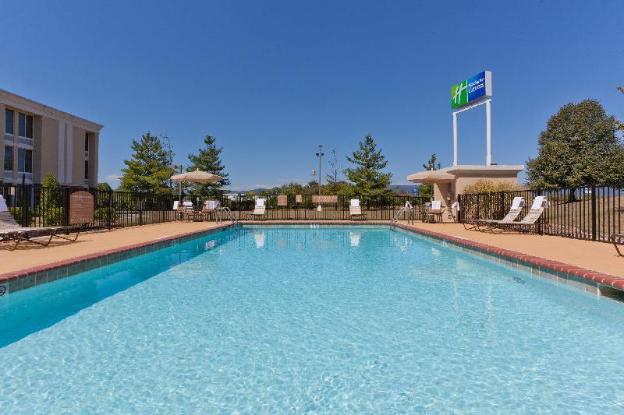 holiday inn express woodstock shenandoah valley by ihg