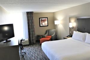 holiday inn express woodstock shenandoah valley by ihg