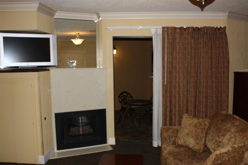 hometowne studios by red roof yuba city