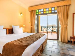 Novotel Bahrain Al Dana Resort,Capital Governorate>>Bahrain,4 star