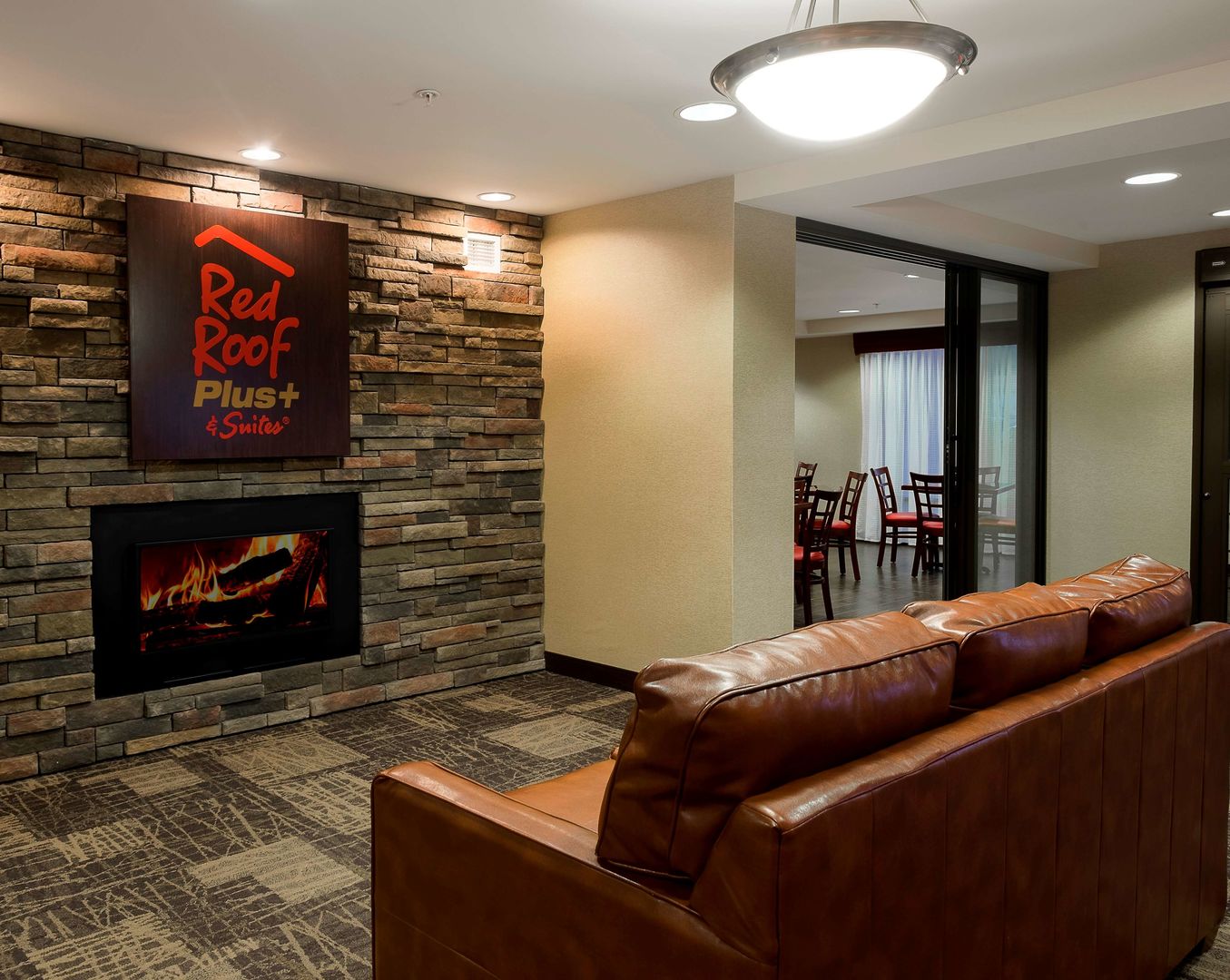 red roof inn plus and suites malone
