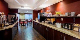red roof inn plus and suites malone