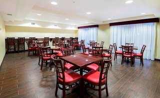 red roof inn plus and suites malone
