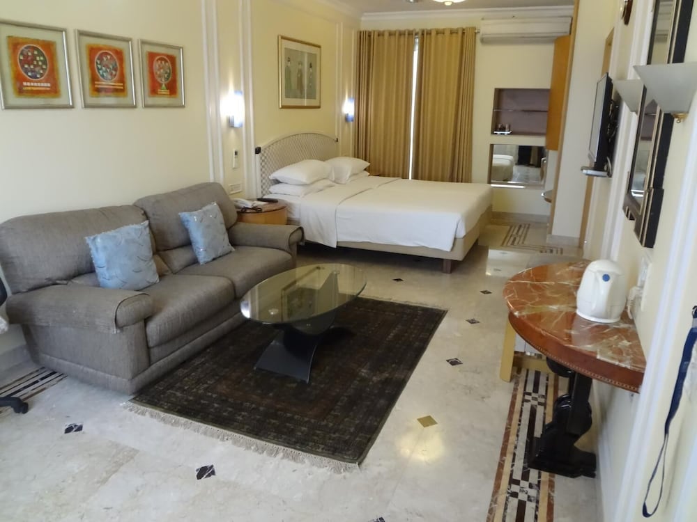 regency hotel malabar hill