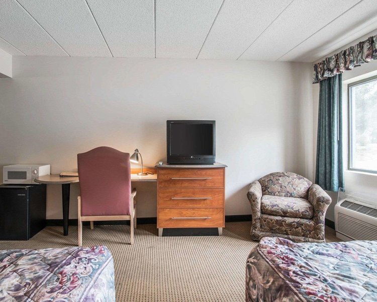 econo lodge near plymouth state university