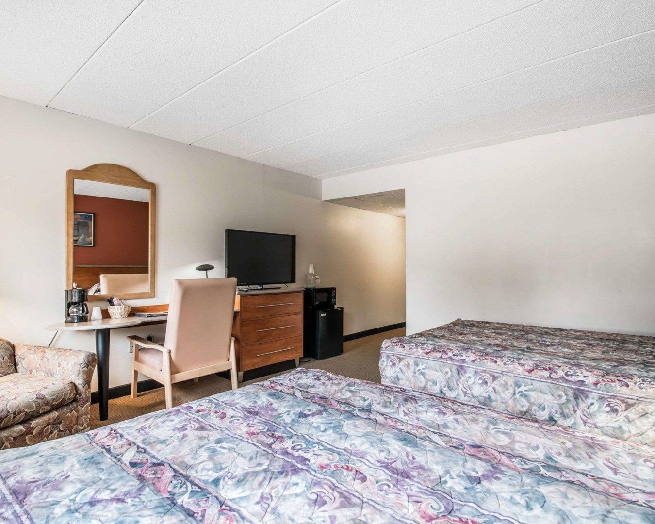 econo lodge near plymouth state university
