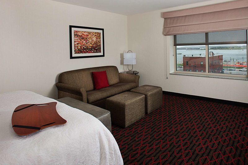 hampton inn portland downtown waterfront