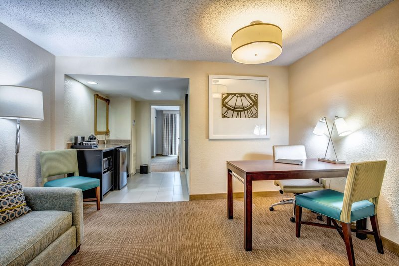 embassy suites by hilton memphis east germantown area