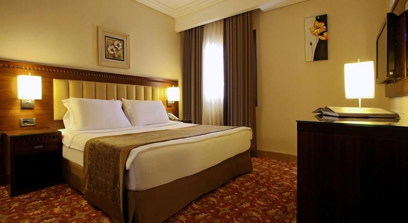 lancaster suites raouche