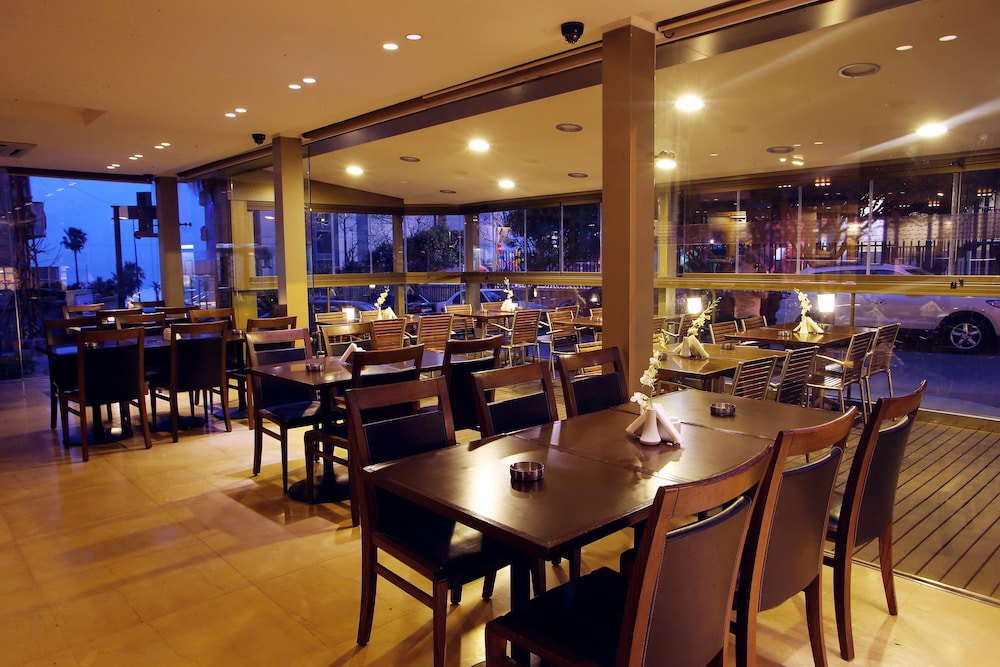 lancaster suites raouche