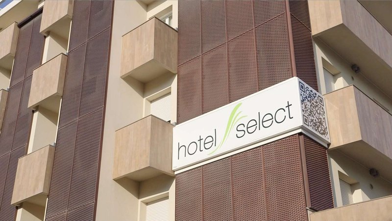 hotel select suites and spa apartments