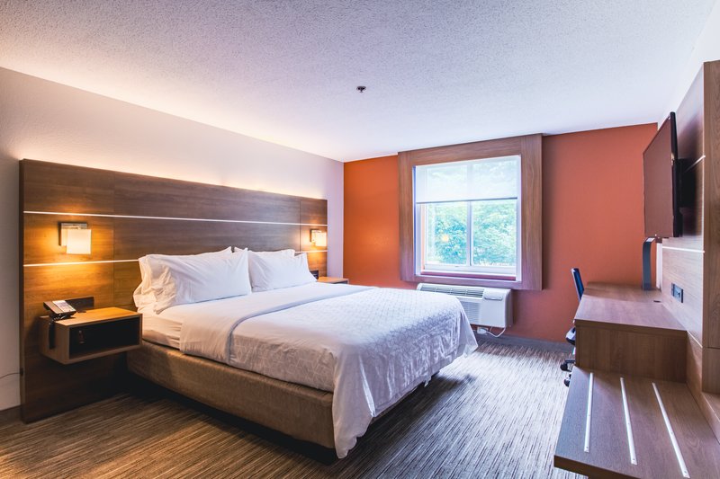 holiday inn express and suites lincoln east whit