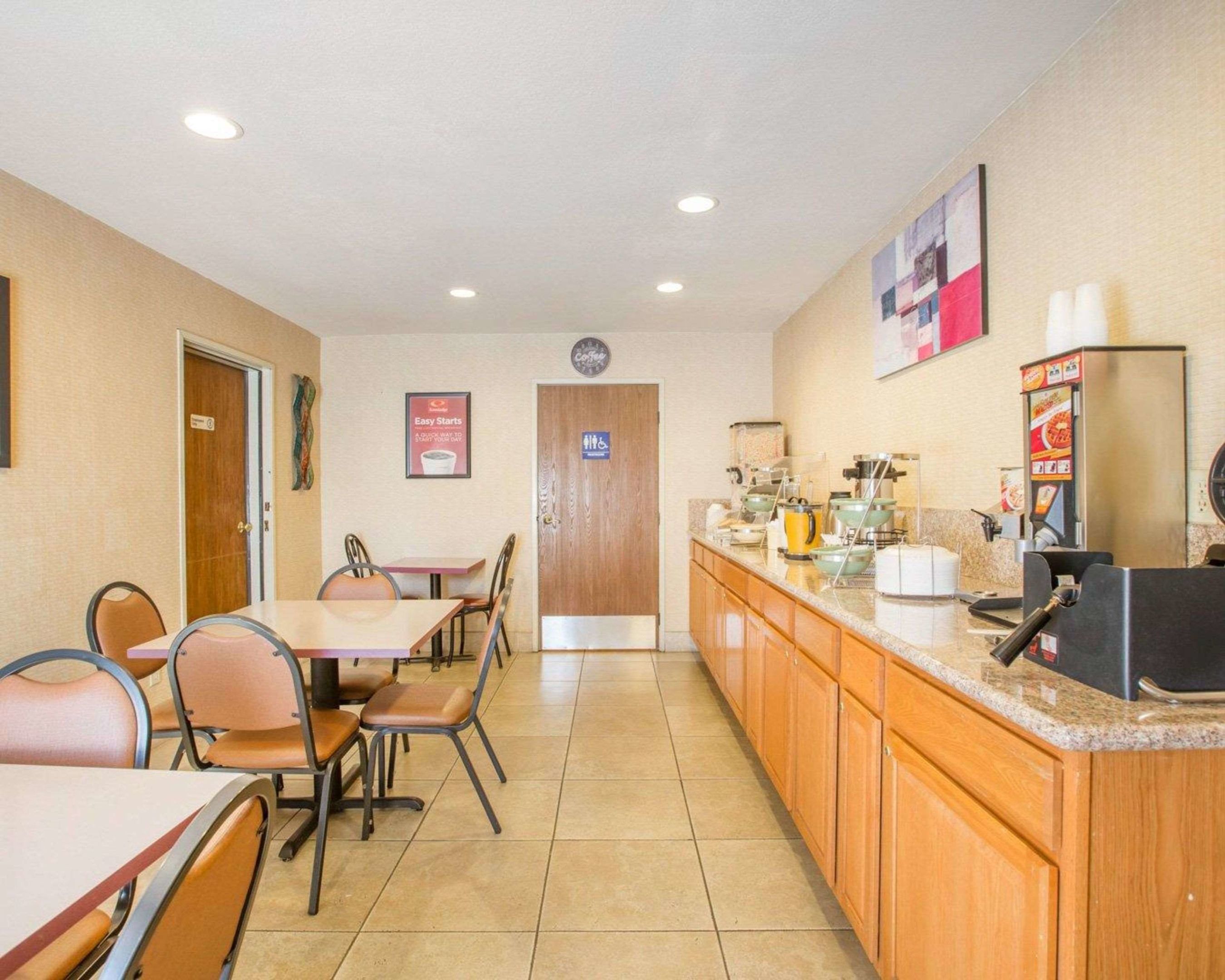 econo lodge inn and suites lodi wine country area