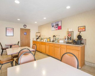 Econo Lodge Inn & Suites Lodi - Wine Country Area,Stockton>>Lodi,2 star