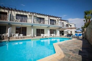crystallo apartments