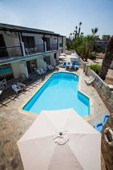 crystallo apartments
