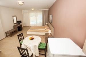 Crystallo Apartments,Paphos Archaeological Park>>Kato Paphos,3 star
