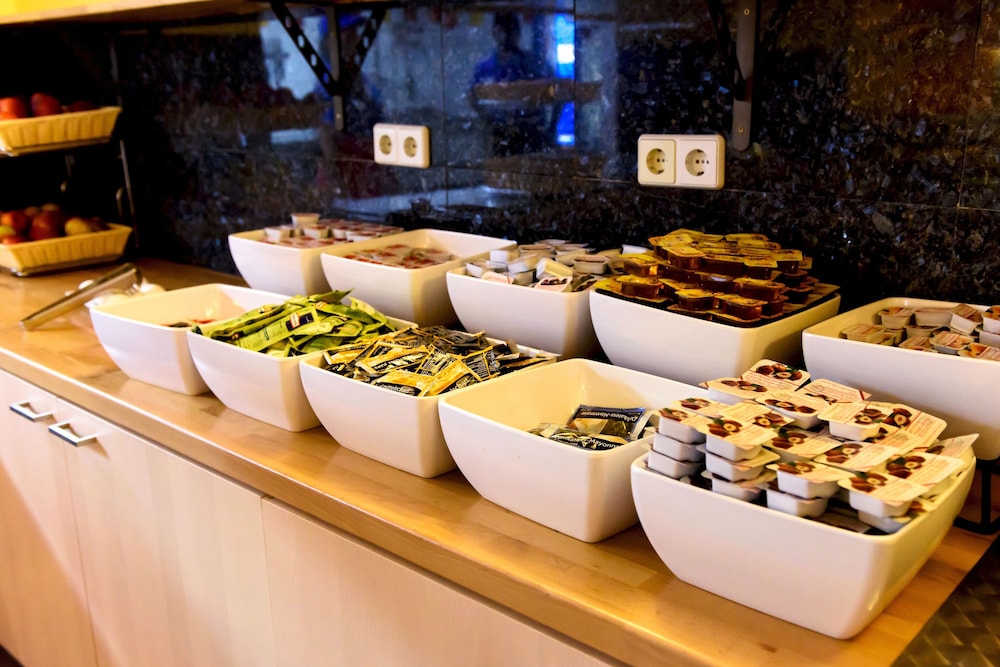 aando berlin friedrichshain