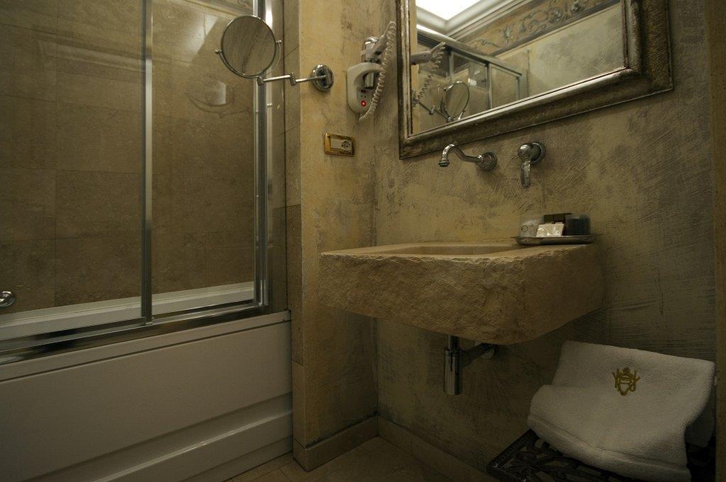 room select via veneto