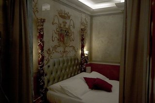 room select via veneto