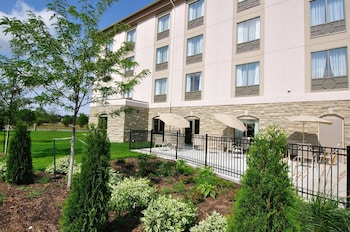 Holiday Inn Express Hotel & Suites Ottawa Airport By Ihg,Nepean>>Gloucester,3 star