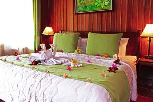 Cloud Forest Lodge,Near Curi-Cancha Reserve,5 star