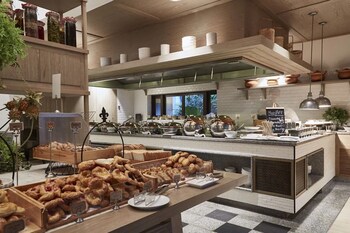 woodlands hotel and resort