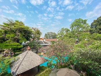 woodlands hotel and resort