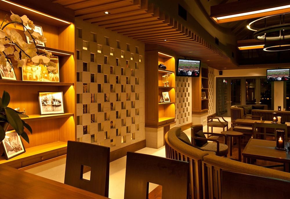 woodlands hotel and resort