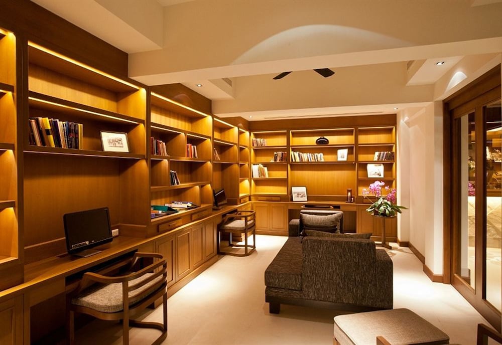 woodlands hotel and resort