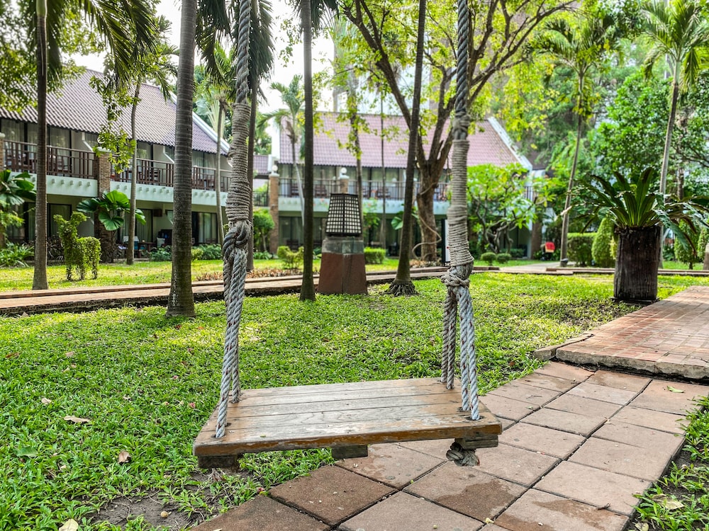 woodlands hotel and resort