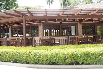 woodlands hotel and resort